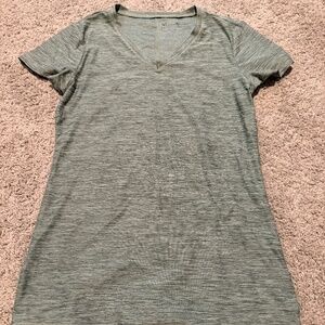 Eddie Bauer Women’s Green Athletic V-Neck T Shirt, Sweat Wicking, Size XS